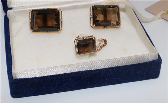 Smoky quartz and 14k gold of cufflinks